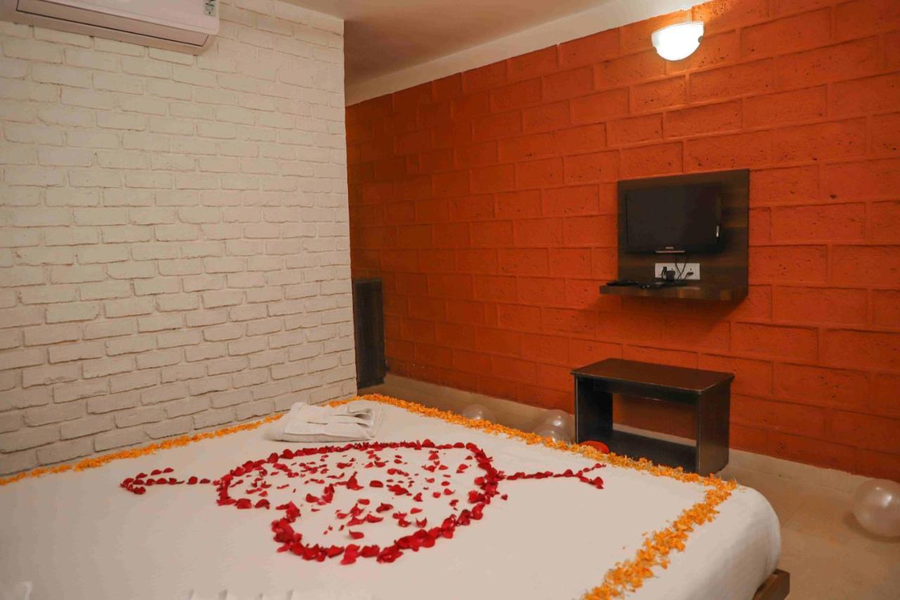Hotel On The Rocks Mahabaleshwar Ngoại thất bức ảnh