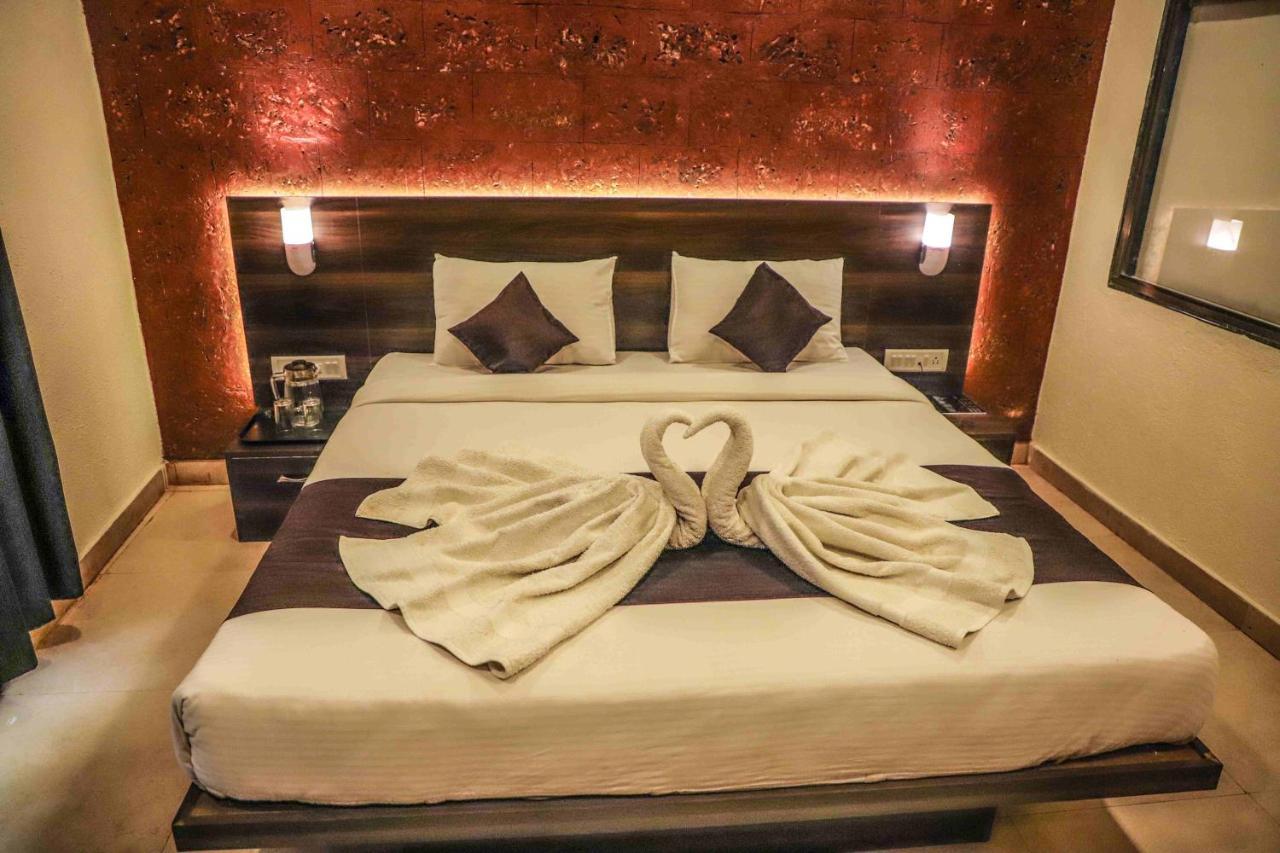 Hotel On The Rocks Mahabaleshwar Ngoại thất bức ảnh
