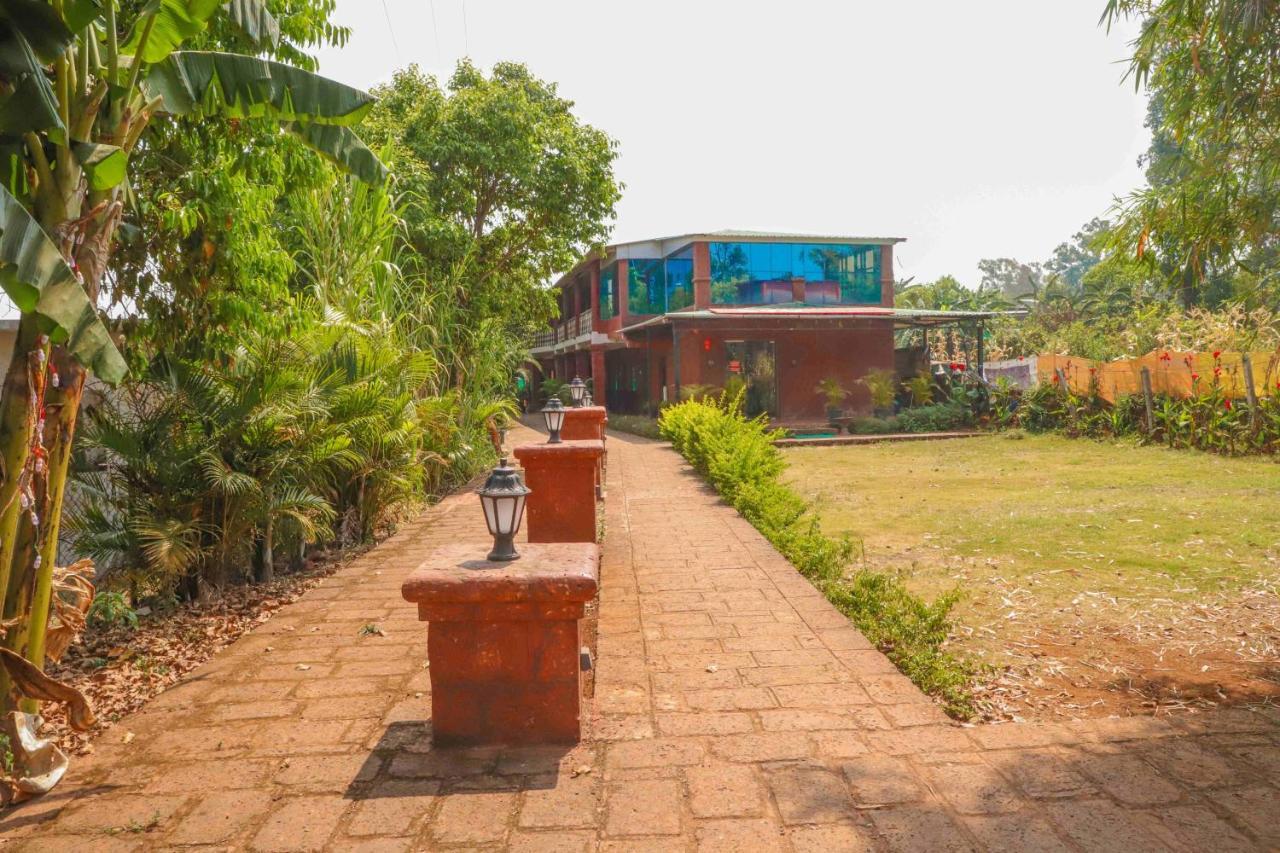 Hotel On The Rocks Mahabaleshwar Ngoại thất bức ảnh