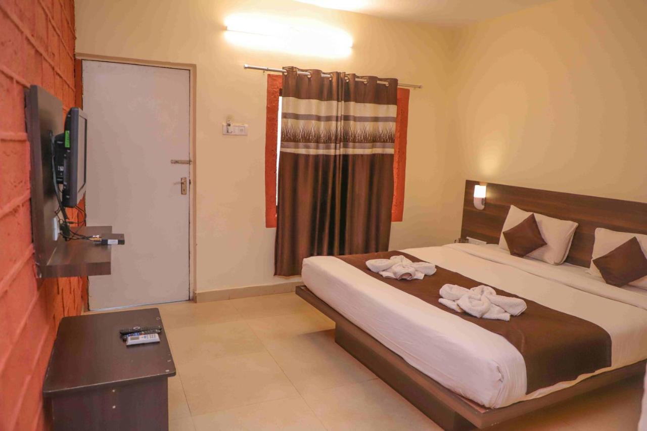 Hotel On The Rocks Mahabaleshwar Ngoại thất bức ảnh