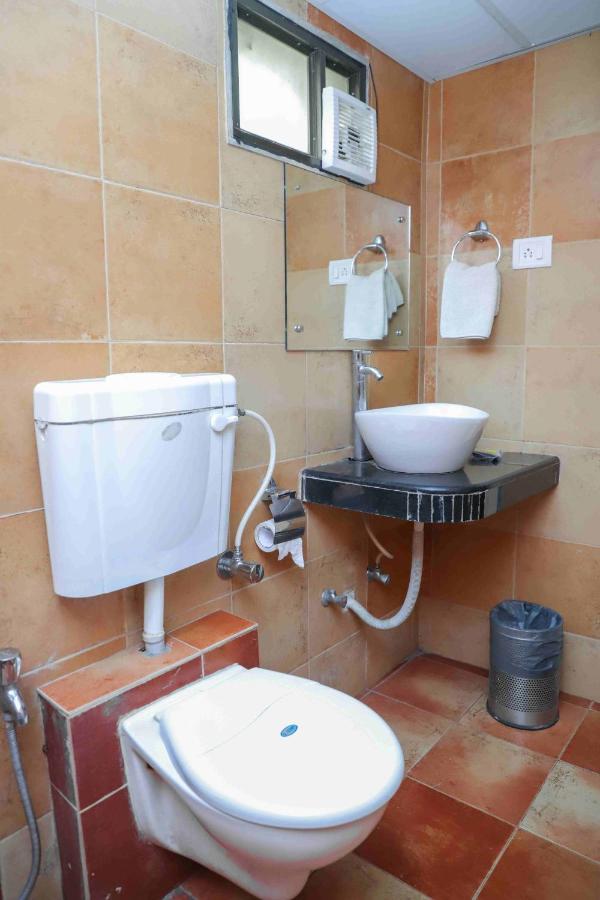 Hotel On The Rocks Mahabaleshwar Ngoại thất bức ảnh