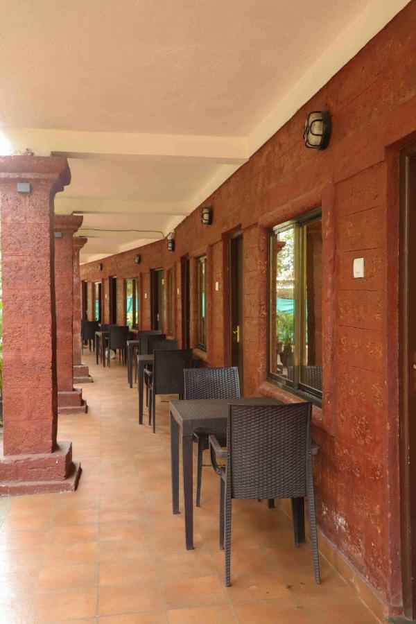 Hotel On The Rocks Mahabaleshwar Ngoại thất bức ảnh