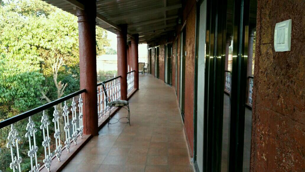 Hotel On The Rocks Mahabaleshwar Ngoại thất bức ảnh