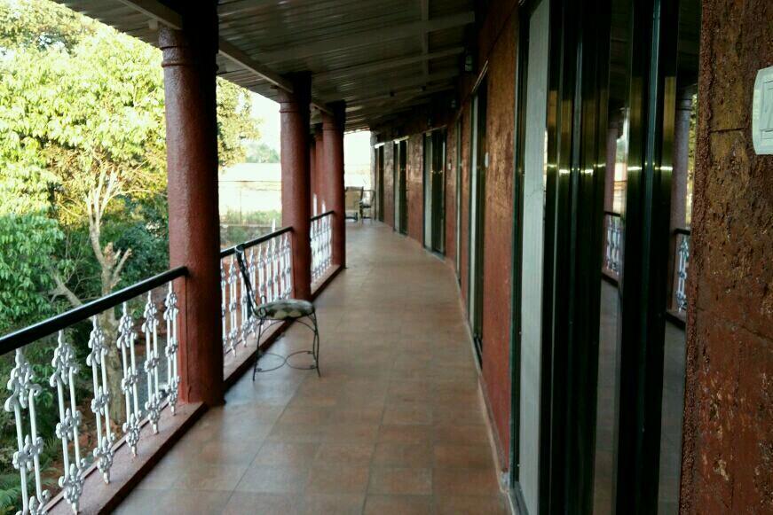 Hotel On The Rocks Mahabaleshwar Ngoại thất bức ảnh